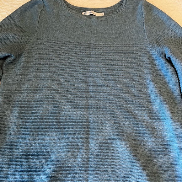 Ladies sweater - Picture 2 of 3